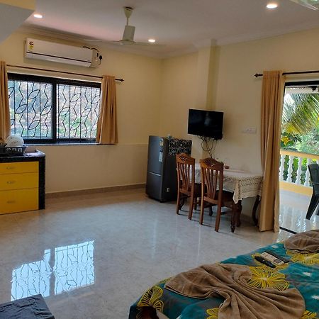 Primavera Holiday Homes-Family Run Goan Guest House カンドリム エクステリア 写真